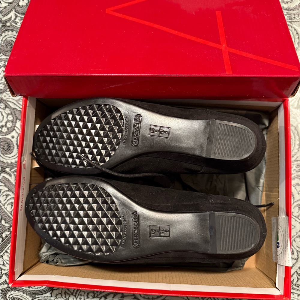 AEROSOLES Black Ankle Boots - Picture 2 of 3